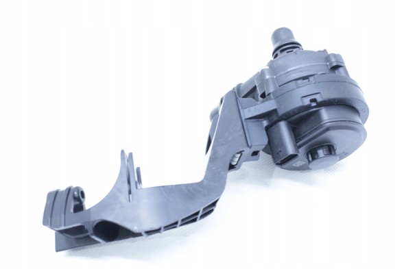 BMW OE 8841074 64218841074 Additional water fluid pump bmw g60 520d 523d 530e 540dx 550ex g70 ix i20