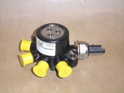 Renault OE 8200584032 Fuel distributor yellow stoppers renault clio iii 1.5dci - 8200584032