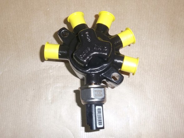Renault OE 8200584032 Fuel distributor yellow stoppers renault clio iii 1.5dci - 8200584032
