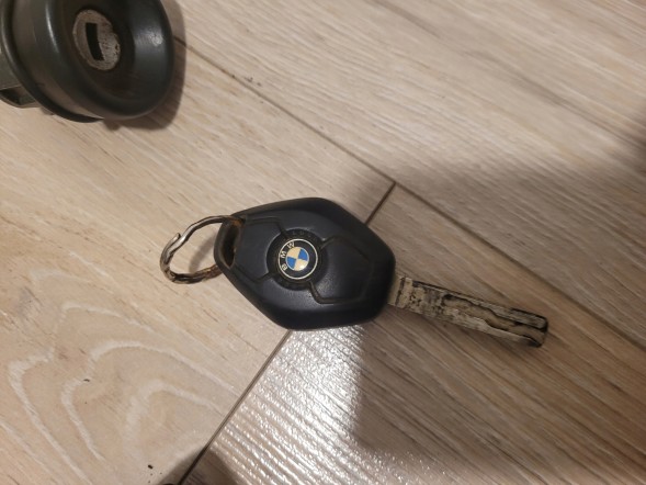 BMW OE BMW X5 E53 E83 E38 E39 E46 KLUCZYK STACYJKA WKŁADKA ZAMEK IMMOBILIZER 8253478 8379345 PĘTLA Bmw x5 e53 e83 e46 key ignition insert lock 8253478 8379345 loop