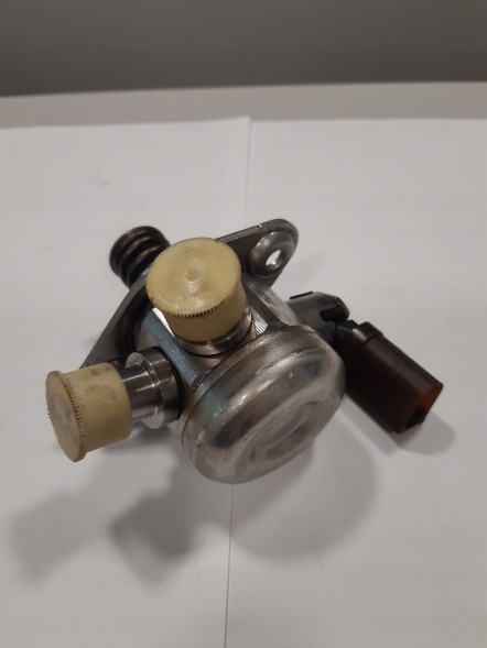 Bosch A1770700501 New fuel pump mercedes w463 w222 a1770700501