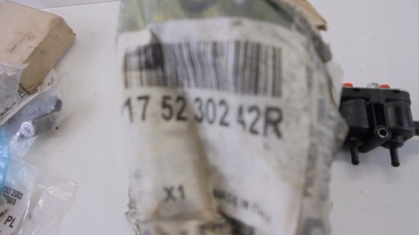 Renault OE 175230242R Renault clio iii 1.216v injection rail lpg 175230242r