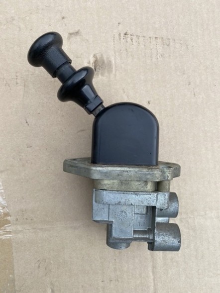 Wabco  Handbrake valve mb actros wabco 9617230280
