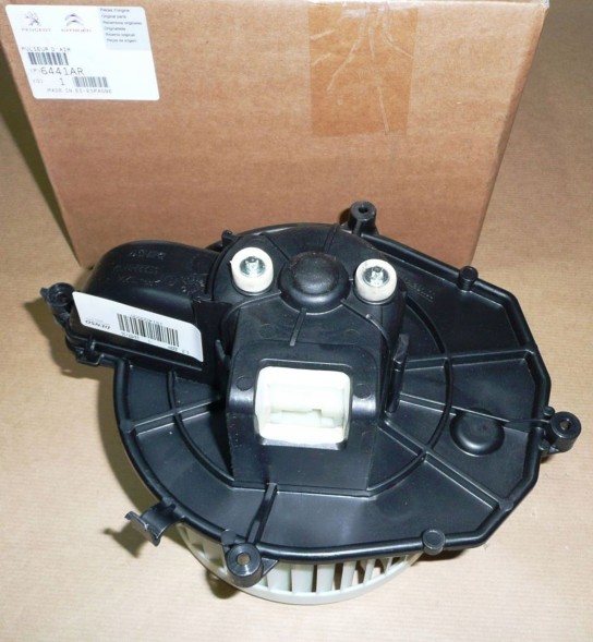 Peugeot OE  Blower nagrz.C berlingo,p partner 6441.Ar