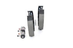 Bosch  Bosch brake jaws.+Cylinders (set) renault clio