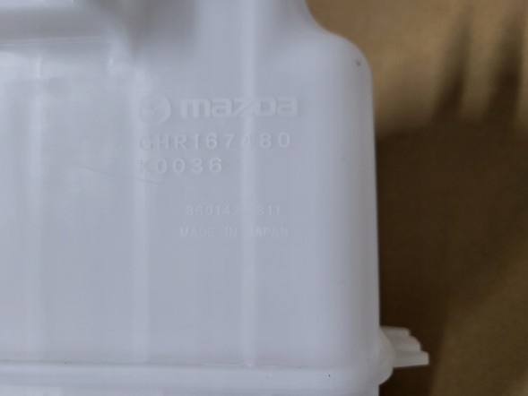 Mazda OE GHR167480 MAZDA Mazda 6 vi gj 13r--> washer fluid tank