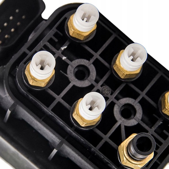 Automaniac A2123200658 Airmatic distributor a2123200358 for mercedes w218 x218 x164 x166 w166 w292