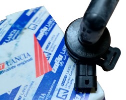 Fiat OE  Fuel solenoid valve fiat alfa romeo opel 1.8 55562350 oe