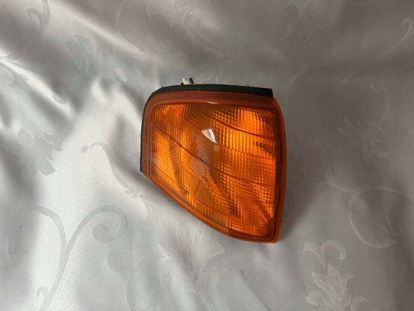Mercedes-Benz OE MP1-1305232922 Indicator blinker right mercedes c klasse 180 w202 1305232922 original