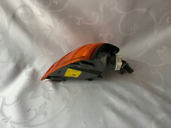 Mercedes-Benz OE MP1-1305232922 Indicator blinker right mercedes c klasse 180 w202 1305232922 original
