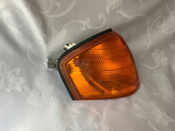 Mercedes-Benz OE MP1-1305232922 Indicator blinker right mercedes c klasse 180 w202 1305232922 original