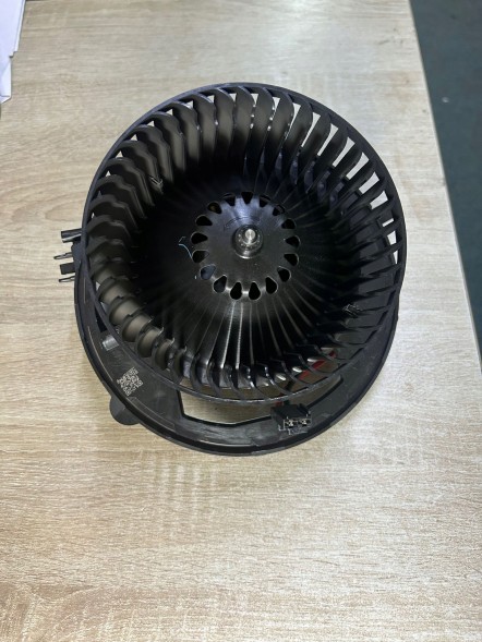 Skoda OE 5WB819021 Skoda octavia iv vw passat b8 blower air fan