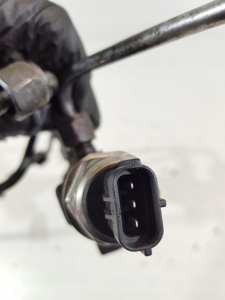 Fiat OE 9665400680 Oe fiat 9665400680 injection system dose distributor