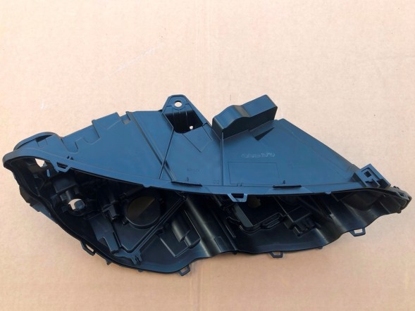 WOLLER L.266. Front right lamp can cover for volvo s90 v90 2016-20