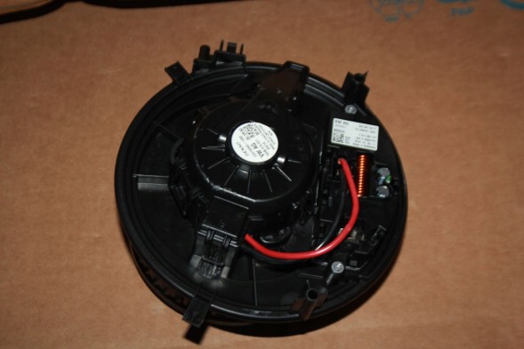 Volkswagen OE  Heater blower regulator vw arteon 5wb819021