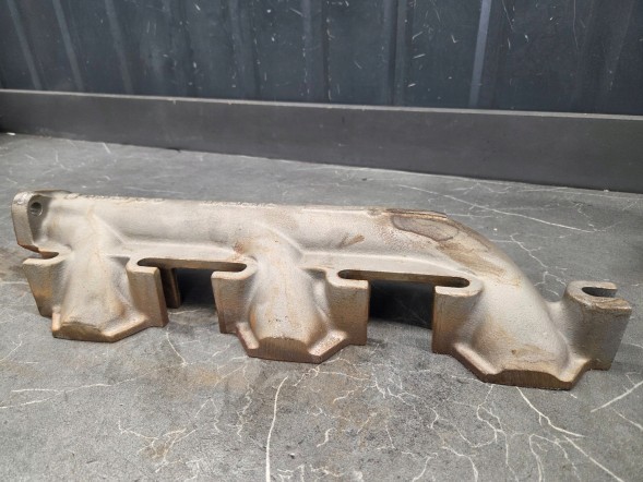 Mercedes-Benz OE A4411420201 A4411420201 a4211420301 exhaust manifold mercedes w477 v6 new