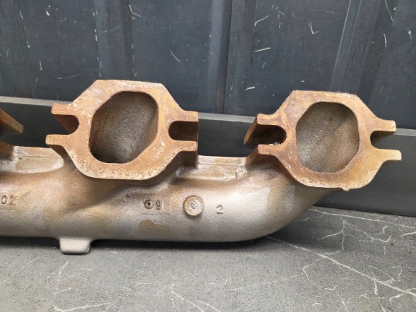 Mercedes-Benz OE A4411420201 A4411420201 a4211420301 exhaust manifold mercedes w477 v6 new