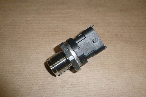 Peugeot OE  Fuel pressure sensor c jumper iii 3.0hdi 1627700480