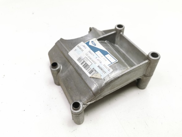 Ford OE 1018208 Power steering pump bracket ford fiesta 1995-2001 oe 1018208