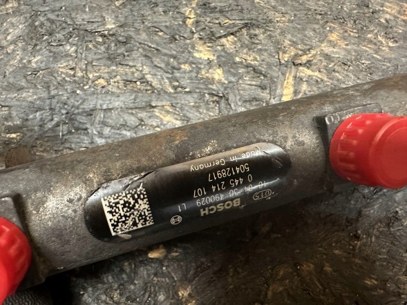 Fiat OE LISTWA WTRYSKOWA DUCATO 2.3 504128917 Ducato 2.3 504128917 injection rail