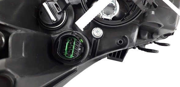 TYC  Headlight tyc left halogen with electric adjustment kia cee'd reflector