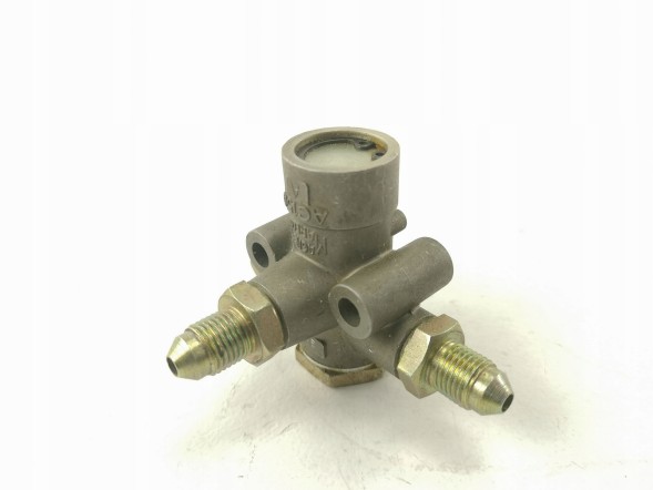 Iveco OE  Pressure reducer iveco / 4554341