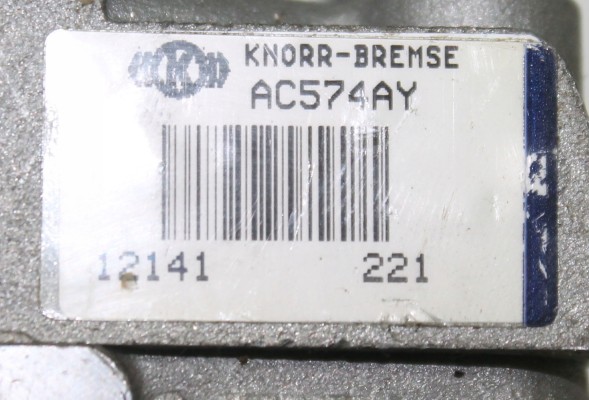 Knorr-Bremse AC574AY Transmitter valve m22x1,5 with speaker port 4 - m16x1,5 knorr ac574ay