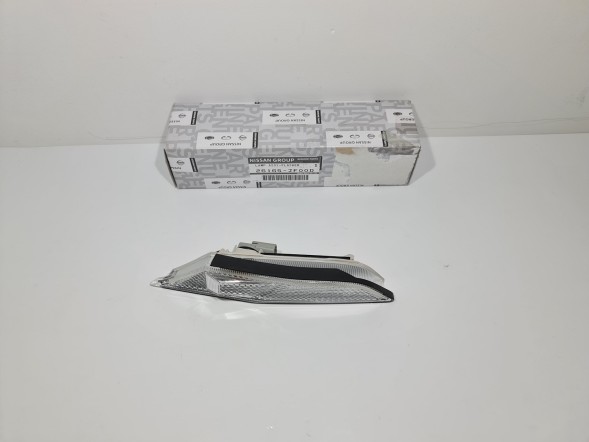 Nissan OE 26165JF00D Left front bumper direction indicator nissan gt-r oe 26165jf00d original