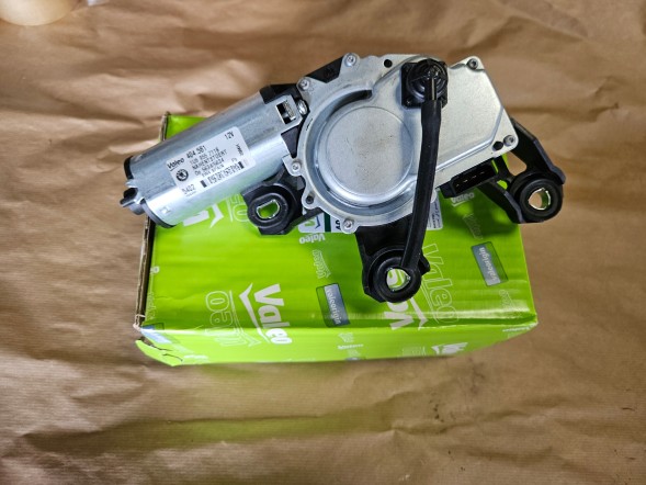 Valeo  Wiper motor valeo 404581
