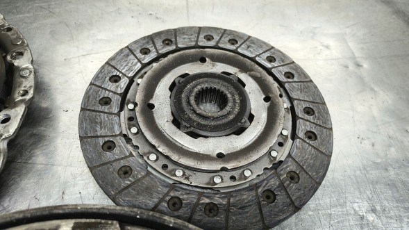 CHINA 415055210 Dual-mass wheel bmw e81/e87/e90/e60/e83/e gap 415 0552 10 415055210