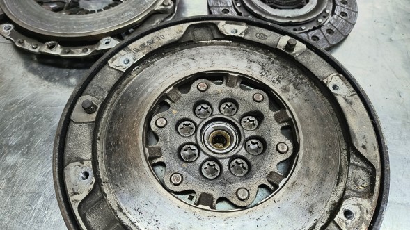 CHINA 415055210 Dual-mass wheel bmw e81/e87/e90/e60/e83/e gap 415 0552 10 415055210