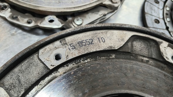 CHINA 415055210 Dual-mass wheel bmw e81/e87/e90/e60/e83/e gap 415 0552 10 415055210