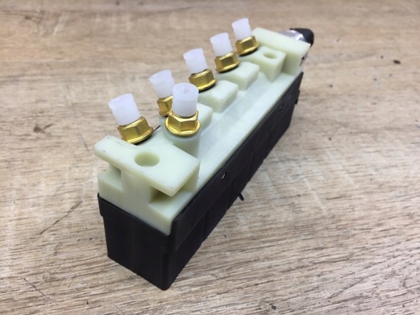 AUCAR 2203200258 Airmatic strip valve block suspension for mercedes amg w220 1999-05