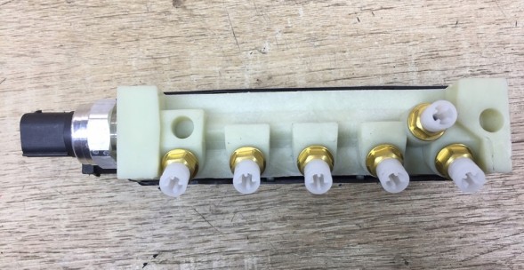 AUCAR 2203200258 Airmatic strip valve block suspension for mercedes amg w220 1999-05