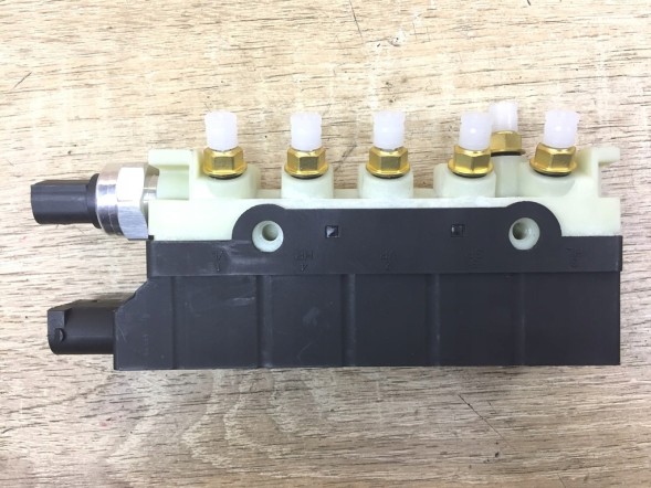 AUCAR 2203200258 Airmatic strip valve block suspension for mercedes amg w220 1999-05