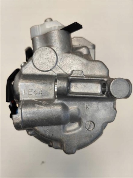 CHINA  Air conditioning compressor a0022301011 mercedes c-class c320 cdi