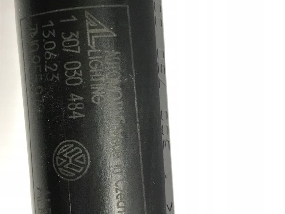 Volkswagen OE  Volkswagen sharan front lamp washer nozzle 7n0955979