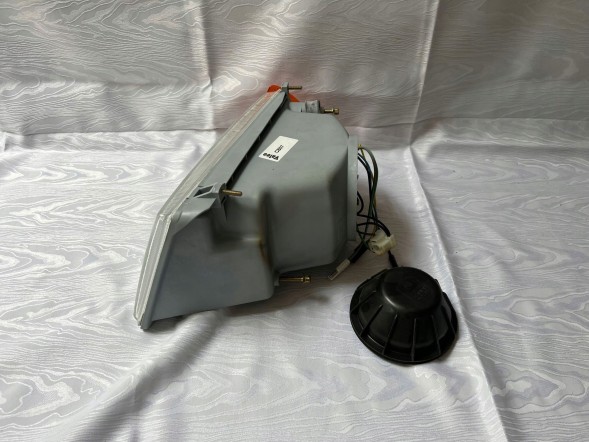 SEAT OE mobi-SE022930008A Headlight valeo right seat ronda 82-83 original