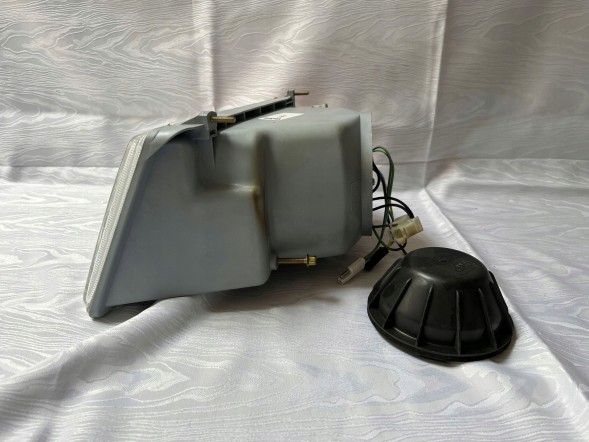 SEAT OE mobi-SE022930008A Headlight valeo right seat ronda 82-83 original