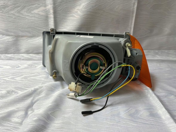 SEAT OE mobi-SE022930008A Headlight valeo right seat ronda 82-83 original