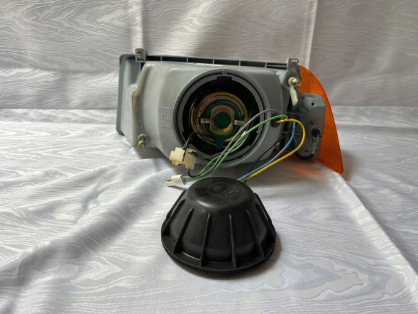 SEAT OE mobi-SE022930008A Headlight valeo right seat ronda 82-83 original