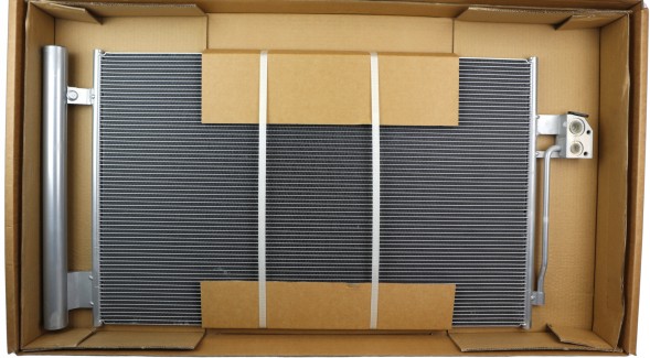 AC 639786145 Volvo 32339282 31686020 air conditioning cooler