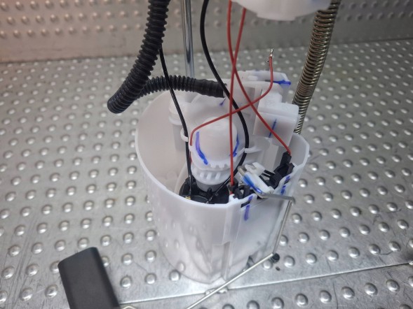 Fiat OE POMPA PALIWA 52041066 FIAT PANDA III 0.9 / 1.0 / 1.2 2012- FIAT OE Fuel pump 52041066 fiat panda iii 0.9 / 1.0 / 1.2 2012- fiat oe