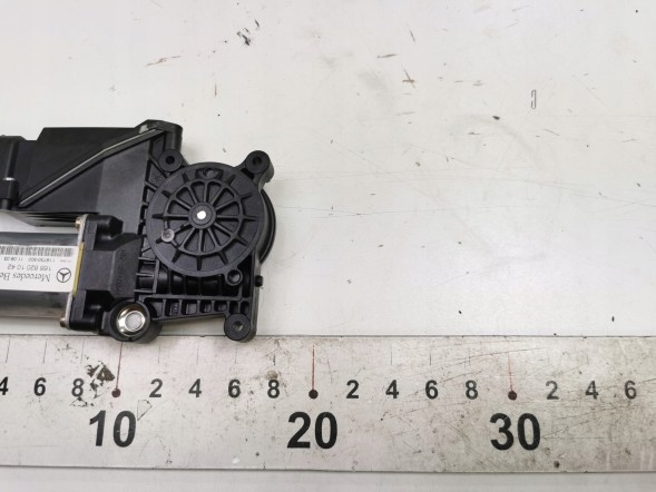 Mercedes-Benz OE A1688201042 Electric motor windscreen right mercedes-benz a class a1688201042