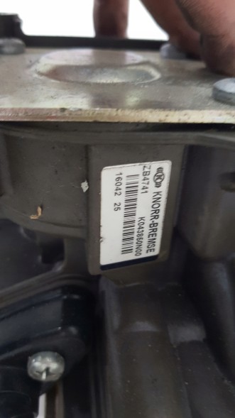 Iveco OE  Knorr k043850n00 air dryer for pneumatic system