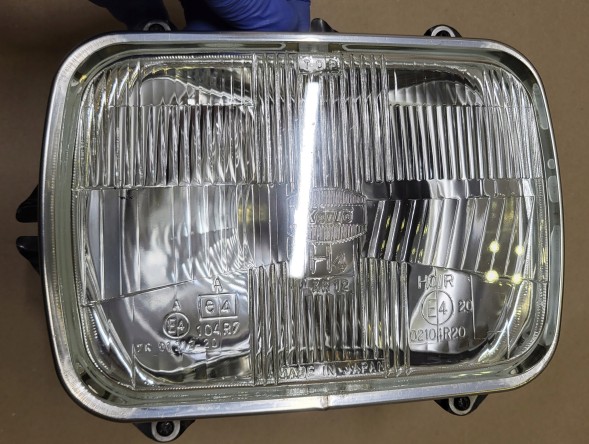 Koito 997-19504 HC/R 02104R20 10-70541 A9226-58002 XR12 E4 104R7 02104R20 Lamp front reflector h4 koito frame chrome mazda jeep toyota hiace celica