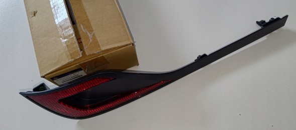 Mitsubishi OE 8355A098 WB/8355A098 Mitsubishi asx lift 17 - 19 reflector with carbon in bumper rear right original