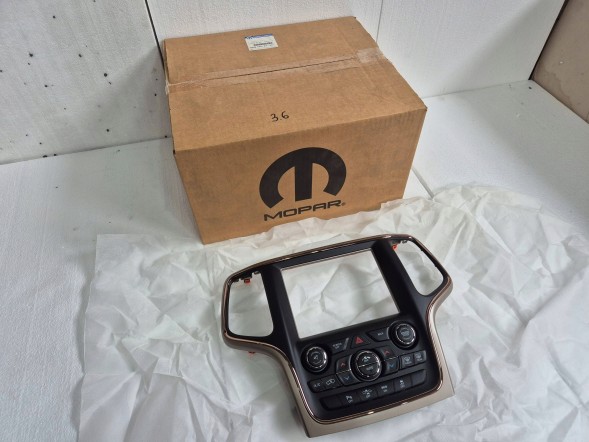 Jeep OE 05091851AF Center panel 05091851af jeep grand cherokee wk2 lift