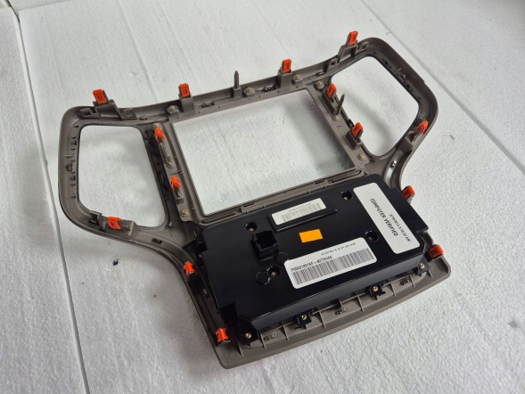 Jeep OE 05091851AF Center panel 05091851af jeep grand cherokee wk2 lift