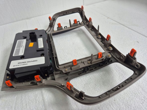 Jeep OE 05091851AF Center panel 05091851af jeep grand cherokee wk2 lift